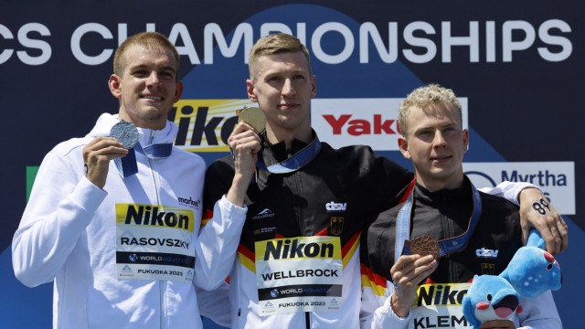 Swimming World Championship: winners among themselves: silver winner Kristof Rasovszky, world champion Florian Wellbrock and bronze winner Oliver Klemet.