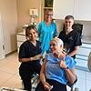 Dentist Reem Jarmoukli (left) is supposed to fix it: Daniela Katzenberger (front) is in charge of a radiantly beautiful smile in the ...