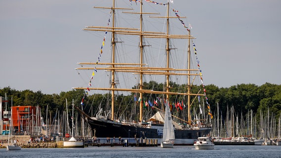 The sailing ship "Passat" during the Travemünde week.  © www.segel-bilder.de 