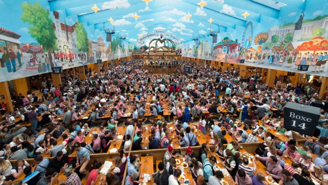 Oktoberfest 2023: Each beer tent holds several thousand people.