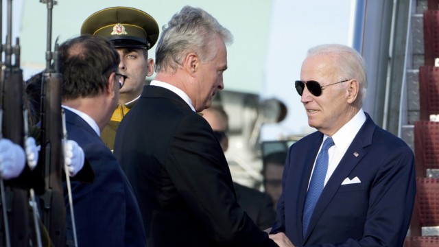 Summit in Vilnius: The United States was pleased with Turkey's commitment: US President Joe Biden welcomed by Lithuania's President Gitanas Nauseda in Vilnius.