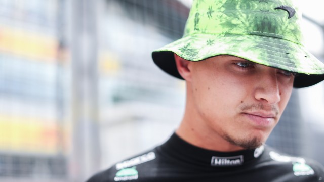 Formula 1 driver Lando Norris: "Chapeau!" - Of course, the praise from Mercedes team boss Toto Wolff is not so much for Lando Norris' neon hat, but for the improvements that McLaren have made to his car.