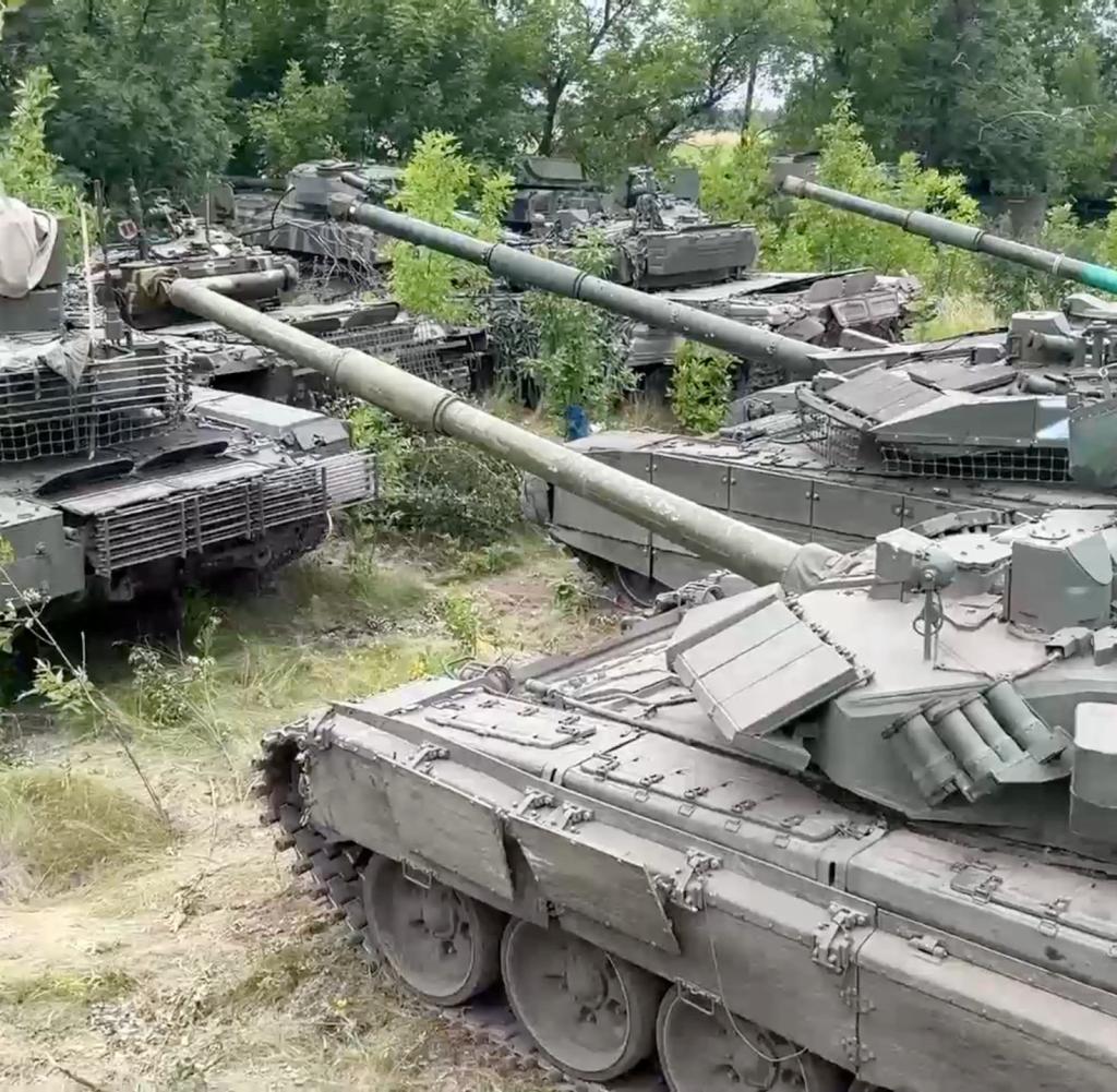 Screenshot from a Ministry of Defense video: The tanks are intended to be used in the regular army