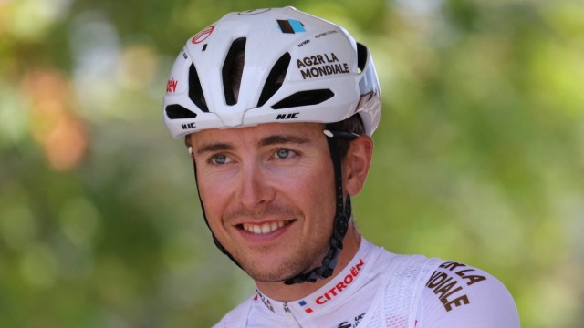 Cosnefroy at the Tour de France: Benoît Cosnefroy of the AG2R team.