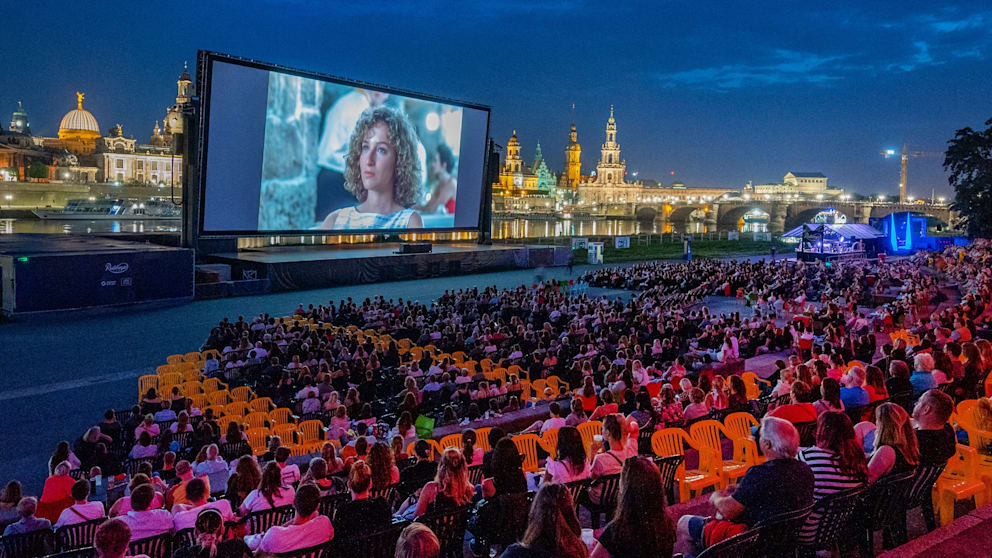 Unique backdrop: The Film Nights have been held on the banks of the Elbe in Dresden since 1991