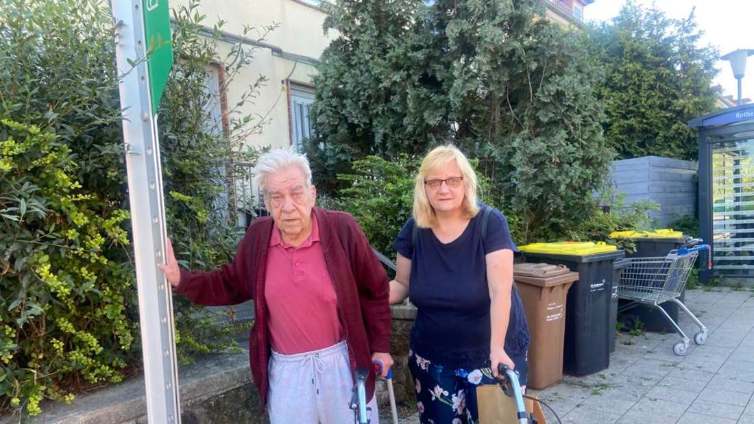 Sylvia Eifert und Manfred Eifert verlassen ihre Wohnung
