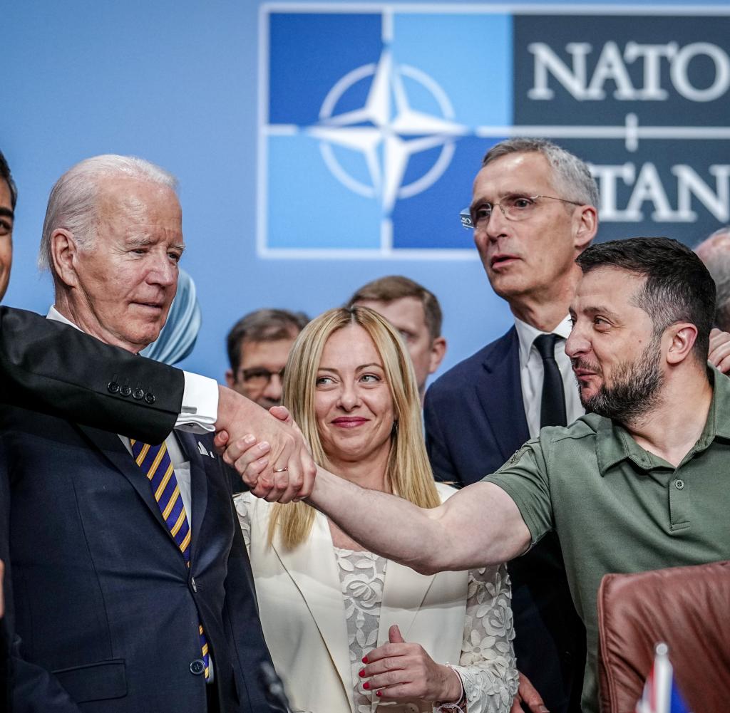 Da war die Stimmung noch gut: Westliche Staatschefs und Wolodymyr Selenskyj (r.) beim Nato-Gipfel in Vilnius