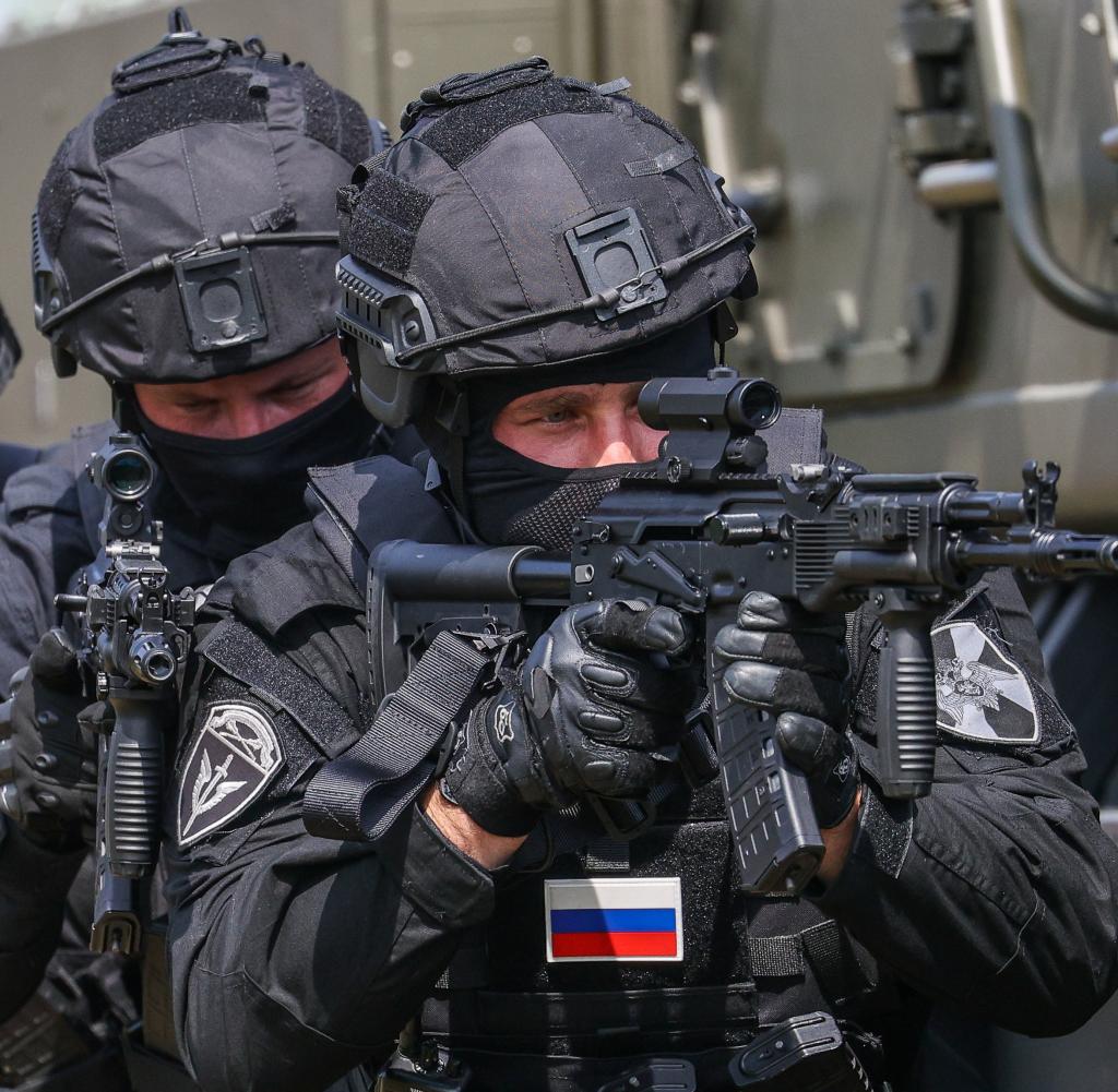 Kämpfer der russischen Nationalgarde Rosgwardija
