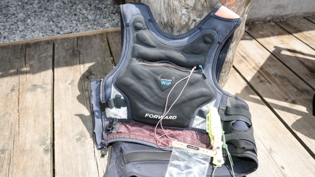 Extraordinary sports in practice: A life jacket is part of the equipment.