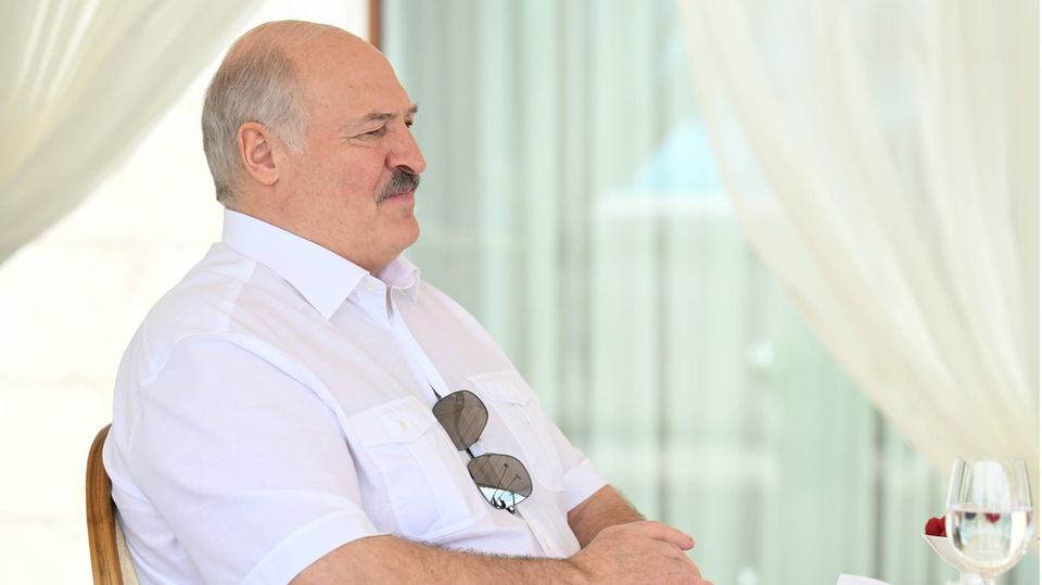 Alexander Lukashenko wants to have saved Russia from a coup