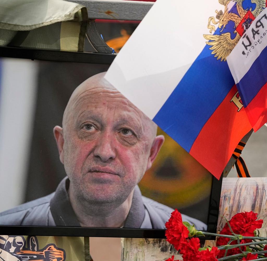 Ein Porträt Prigoschins in Moskau. Der Söldnerführer starb beim Flugzeugabsturz
