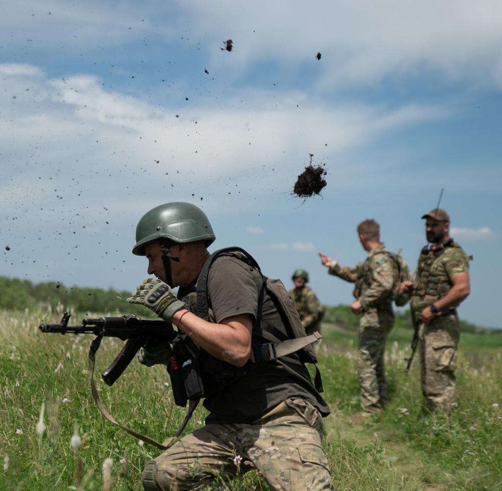 Ukrainische Soldaten bei einer Übung (Bild von Juni 2023)
