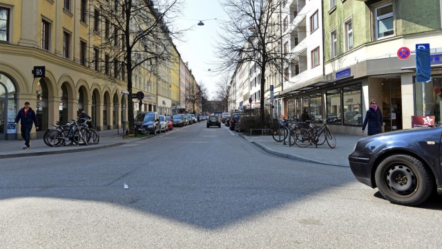 Traffic turnaround: Cars are still driving through Weißenburger Straße between Weißenburger Platz and Pariser Platz, in the spring the pedestrian zone is to be expanded.