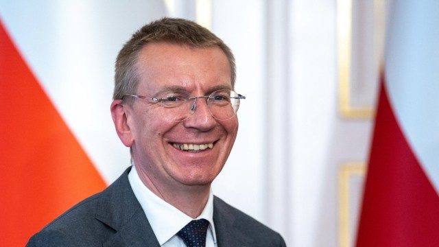 Latvia: Before the test: the Latvian President Edgars Rinkēvičs has to show in the consultations with the parties that he is acting independently.