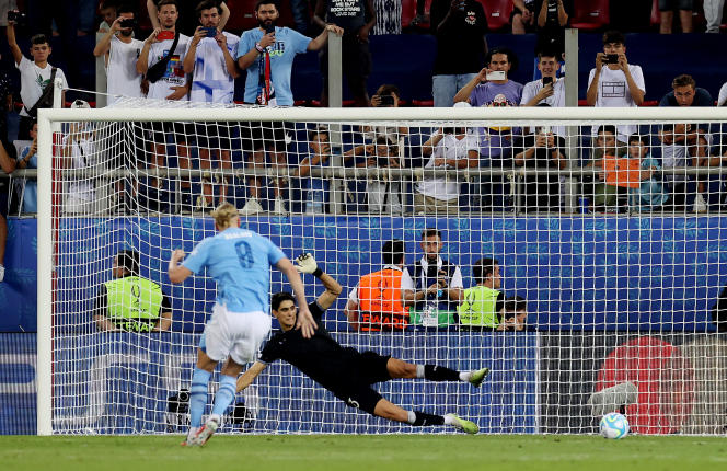 The Norwegian striker from Manchester City succeeded in his shot on goal in the European Supercup against Sevilla on August 16, 2023, in Athens.