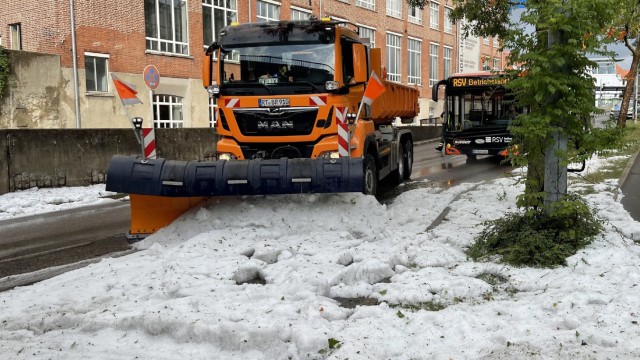 Baden-Württemberg: Use in August: With the snow plow against hail.
