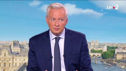 Bruno Le Maire on the set of "13 hours" of France 2, on August 31, 2023, in Paris.  (FRANCE TELEVISION)