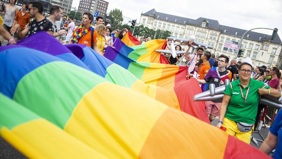 Teilnehmer der Pride-Parade in Hamburg 2019