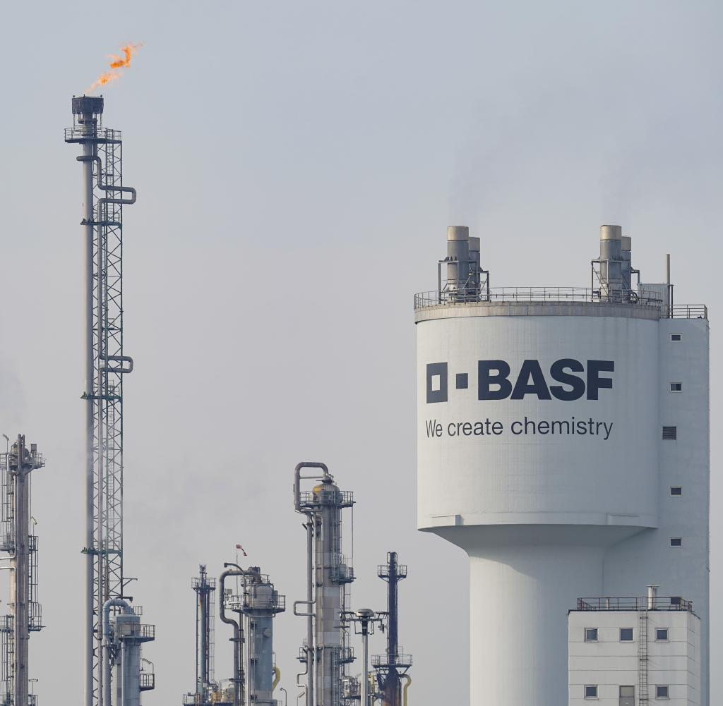The Ludwigshafen-based chemical giant BASF is also increasingly relocating its production abroad