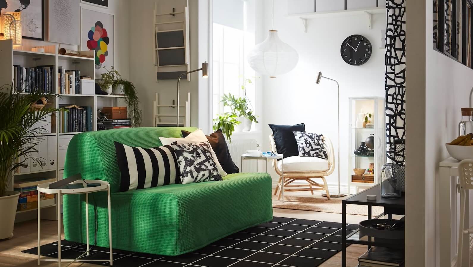 Mismatch Sofa And Armchair To Structure The Space 