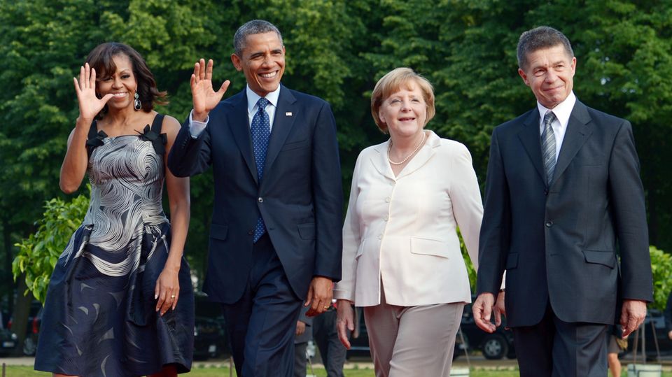 US President Barack Obama (2nd from left), his wife Michelle (l), Chancellor Angela Merkel (CDU) and her husband Joachim Sauer