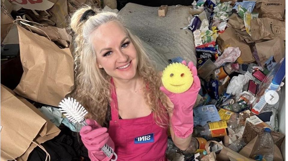 Auri Kananen from Tampere, Finland has made the seemingly impossible possible.  She travels around the world and becomes increasingly rich by cleaning run-down houses.
