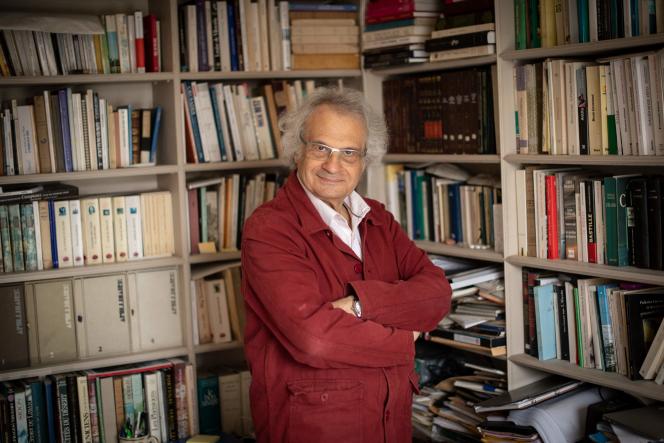 Academician Amin Maalouf, at home in Port-Joinville (Vendée), in 2021.