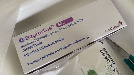 Beyfortus, a treatment for bronchiolitis in babies, is no longer available in pharmacies for babies under two months old.  (STEPHANE BARBEREAU / FRANCE BLEU NORD)