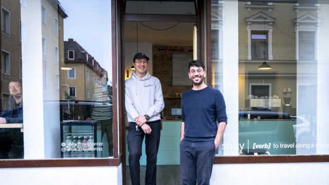 Stray Coffee Roasters: Ilan Bachl (right) runs the Stray Café together with Matthias Feldmeier.
