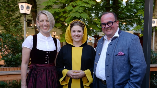 Oktoberfest: Wiesnharmonie: The Green mayor Katrin Haben Schaden and CSU economics officer Clemens Baumgärtner with the Münchner Kindl.