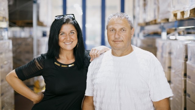 Oktoberfest: Usual hands-on: Pamela and Hannes Gruber started their cutlery cleaning company more than ten years ago.