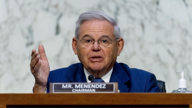Corruption in the USA: Robert Menendez was most recently chairman of the Foreign Affairs Committee in the US Senate.  Now he has been suspended.