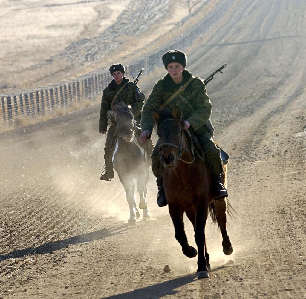 CHITA REGION, RUSSIA. NOVEMBER 30, 2005. Shakhalinor border guards patrol the Russian border. Shakhalinor border station is located along the Russian border with China and Mongolia. Foto: Evgeniy Yepanchintsev +++(c) dpa - Report+++