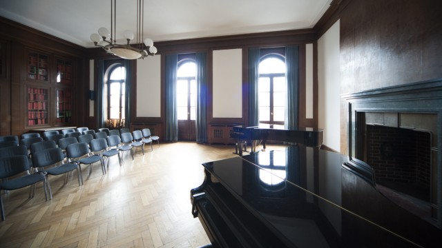 Historical buildings in Munich: In this room on the first floor of the former "Führerbau"the so-called Munich Agreement was signed on September 29, 1938.