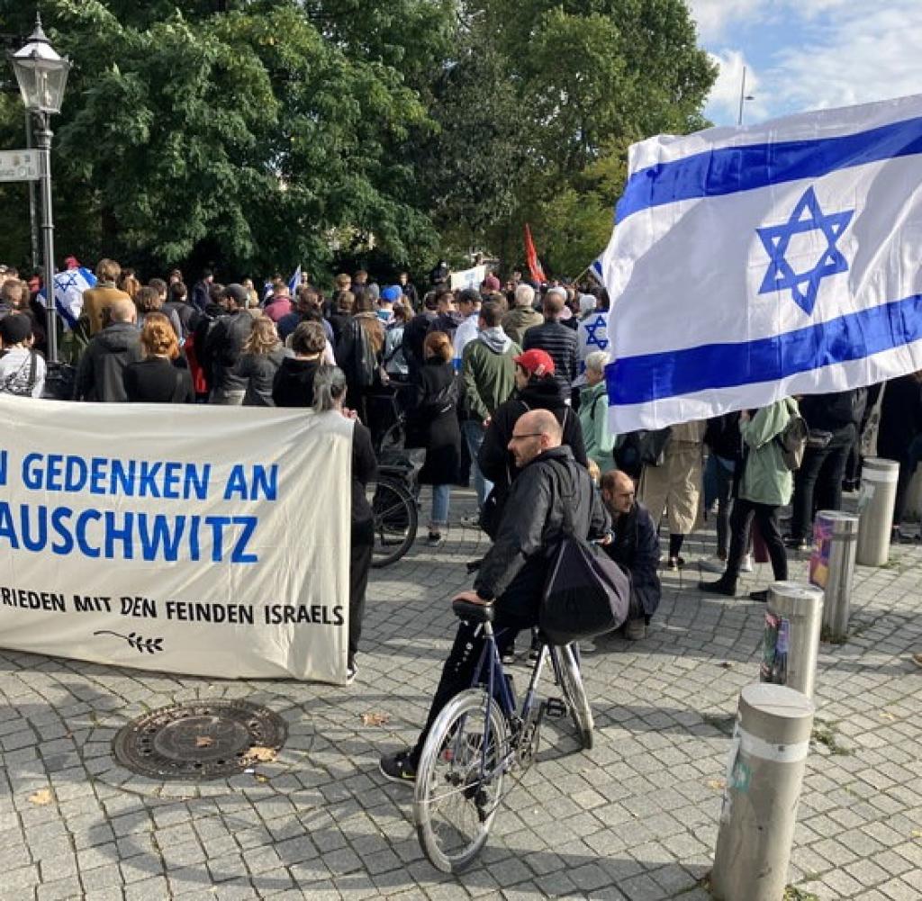 In Leipzig bekundeten rund 200 Menschen ihre Solidarität mit Israel