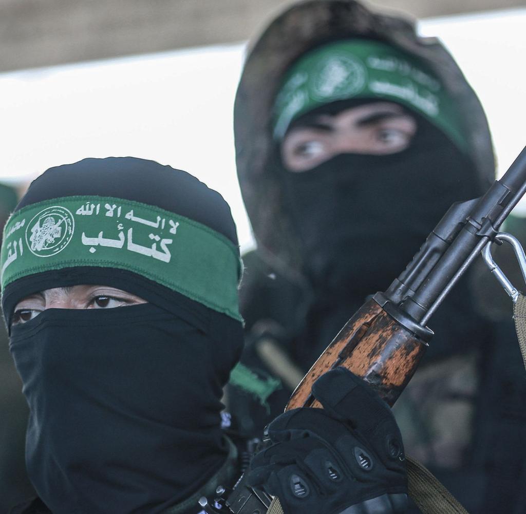 Mitglieder der Izz ad-Din al-Qassam-Brigaden, des militärischen Flügels der palästinensischen islamistischen Hamas-Bewegung (Archiv)