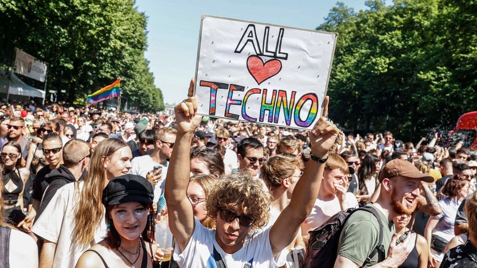 Old and new techno fans come together here: this year it took place in Berlin for the second time "Rave the Planet" instead, the follow-up event to the "Love parade"