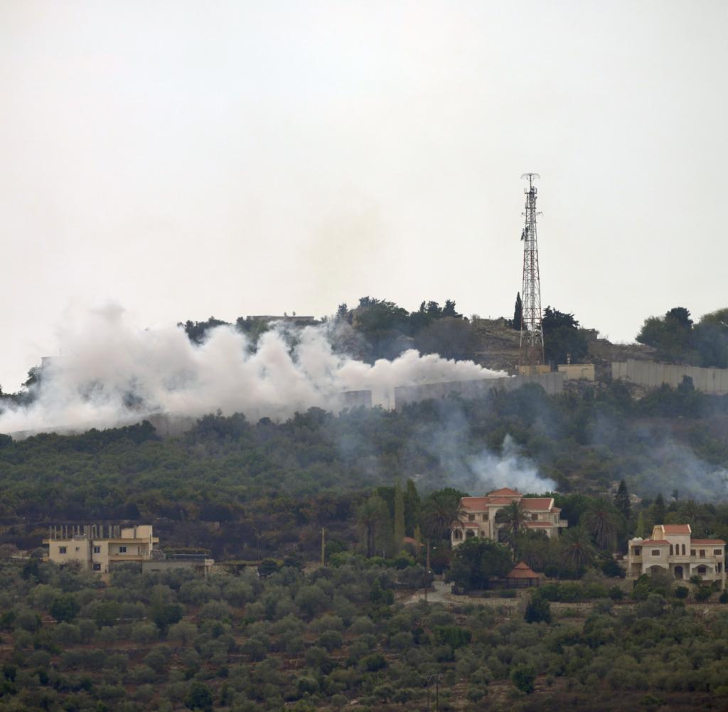 Rauch steigt auf nach gegenseitigem Beschuss im Dorf Duhaira nahe der Grenze zu Israel