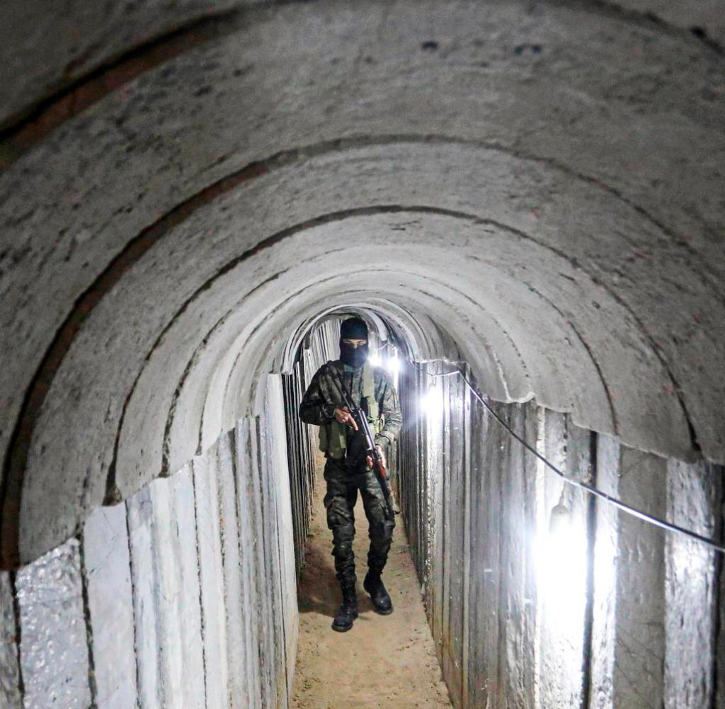 GAZA CITY, GAZA - MARCH 30: Members of Al-Quds Brigades, an armed wing of Islamic Jihad Movement, keep guard at tunnels on Gaza-Israeli border against a possible attack by Israeli forces in Gaza City, Gaza on March 30, 2023. Ashraf Amra / Anadolu Agency