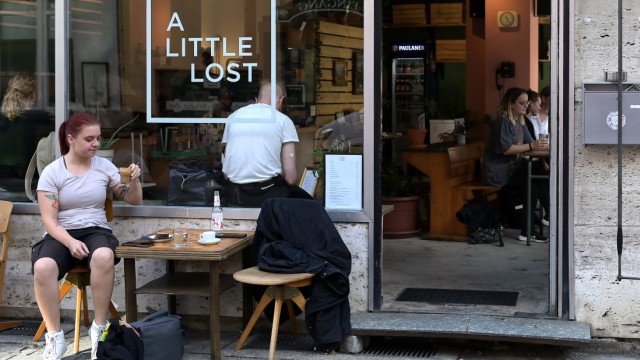 A Little Lost: The café is somewhat hidden on Lämmerstrasse near the main train station.