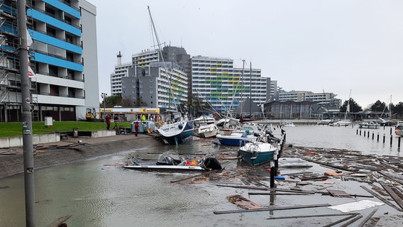 Damaged boats after the storm surge in Damp.  © Dominik Grabowski 