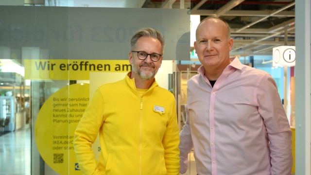 Swedish furnishing group: In the new Riem planning office: Michael Vortkamp (left) and Walter Kadnar from Ikea.