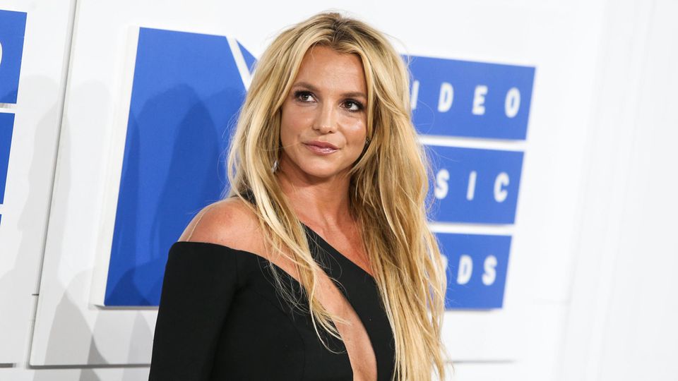 Now she's talking: Britney Spears has her autobiography "The Woman in Me" written