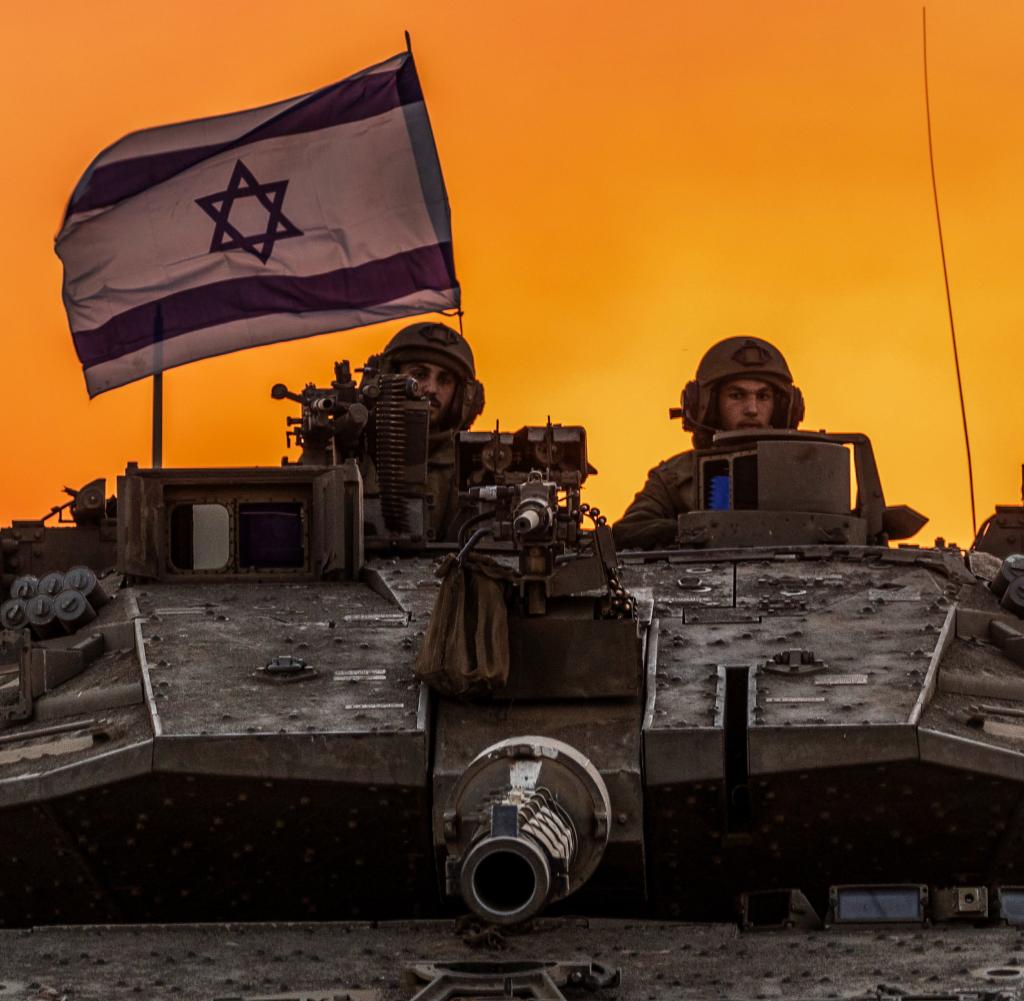 Israelischer Panzer nahe der Grenze zwischen Israel und Gaza