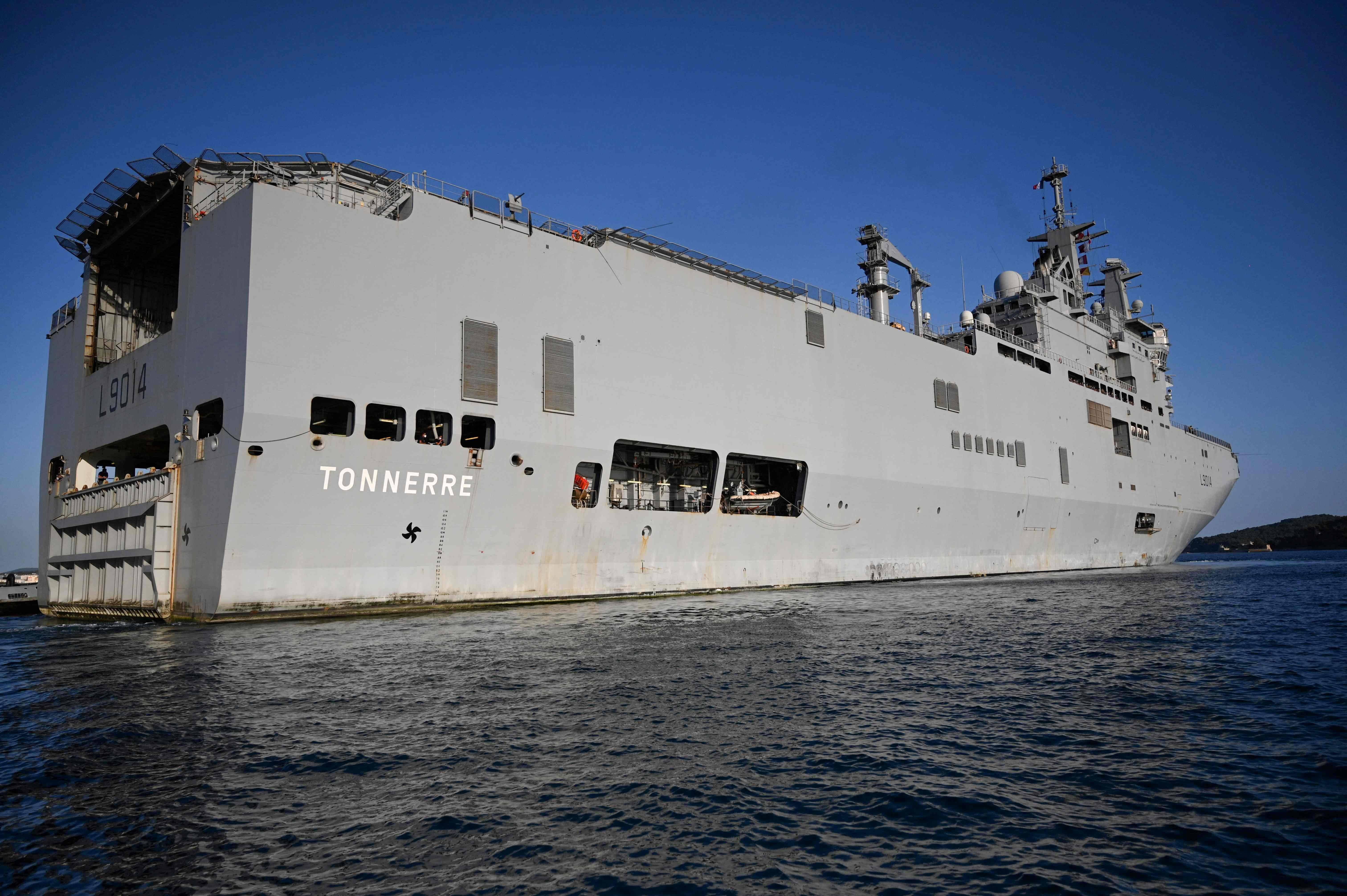Le navire militaire «Tonnerre», dans le port de Marseille en août 2020. — © CHRISTOPHE SIMON / AFP