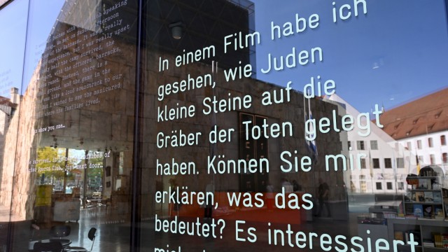 Artist Sharone Lifschitz: Excerpts from the art project are at the Jewish Museum in Munich "SpeakingGermany" by Sharone Lifschitz.  The Israeli artist had discussions with Jewish people in Germany.