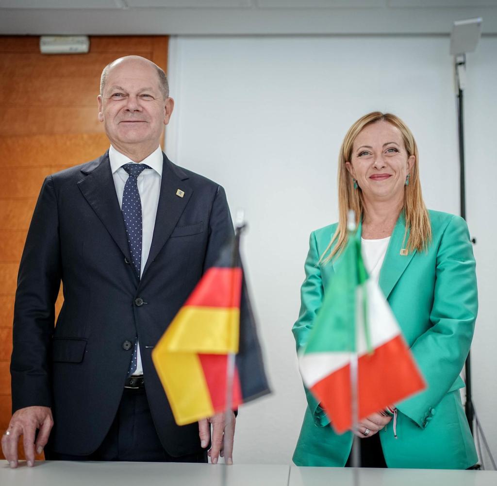 Chancellor Olaf Scholz (SPD) and Italy's Prime Minister Giorgia Meloni in Granada