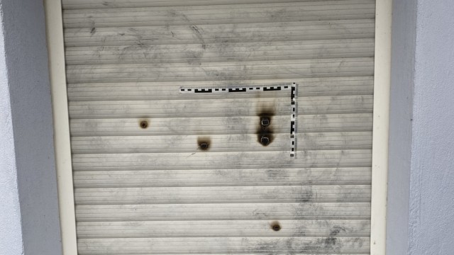 Middle East conflict: Brownish burn marks on the plastic blinds of the Turkish-Islamic Mosque in Bochum-Dahlhausen.