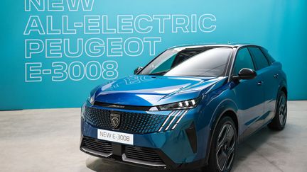 Peugeot presented the e-3008 last September, the 100% electric version of its SUV.  (ARNAUD FINISTRE / AFP)