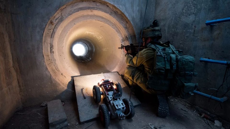 IDF soldiers over for the tunnel fight